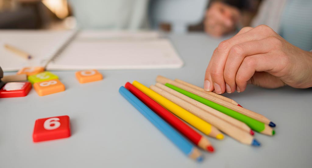 Ayudas para familias y para compra de libros y material escolar